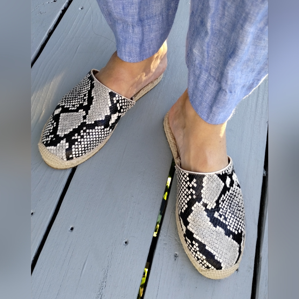 Banana Republic Snakeskin Pattern Mules 8